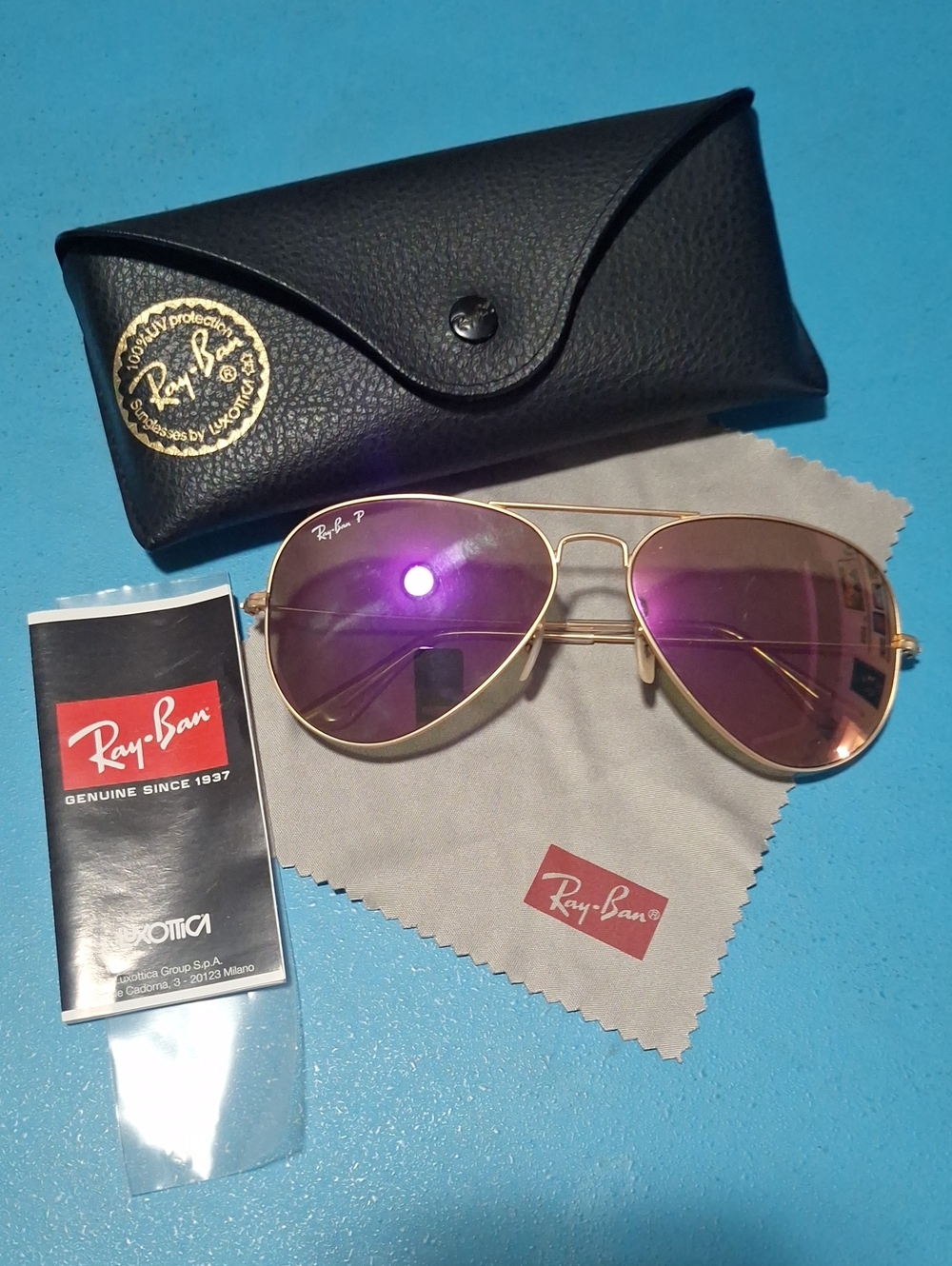 Ray-Ban Aviator Sunglasses with Violet Lenses and Gold Frame